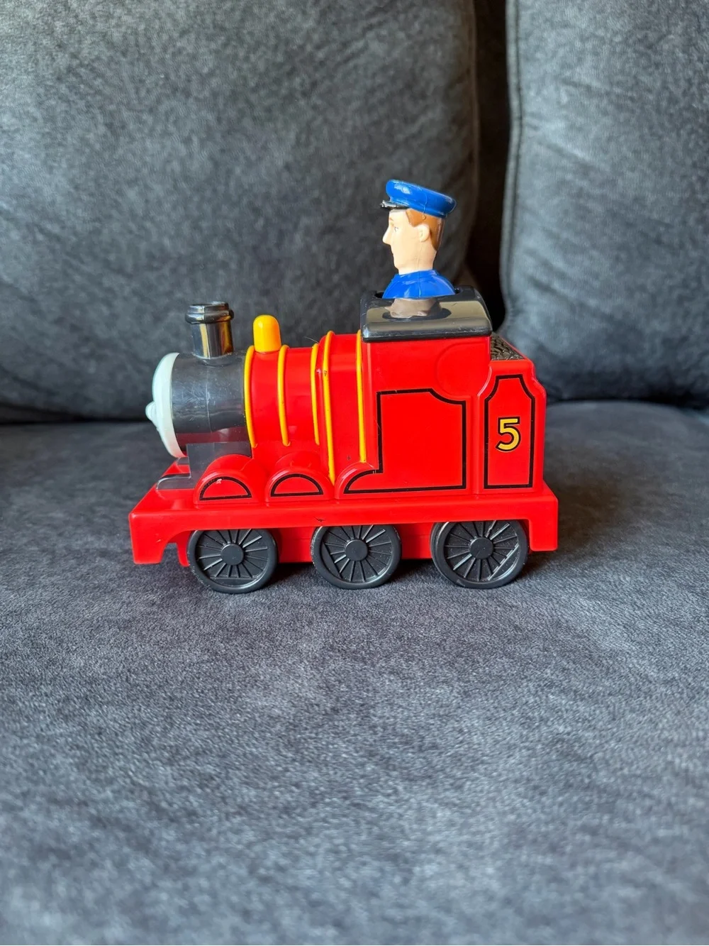James Push-n-Go Train Toy 2009 - Thomas the Tank Engine